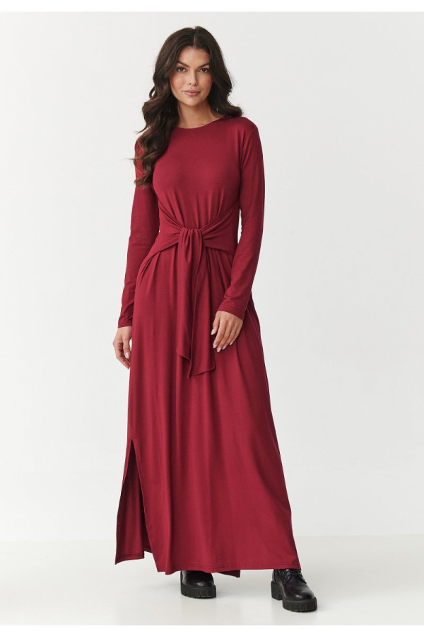 Sukienka damska maxi z wiskozy z wiązaniem w talii i rozcięciami po bokach bordowa m894
