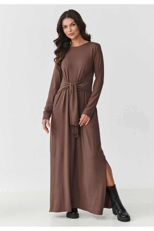 Sukienka damska maxi z wiskozy z wiązaniem w talii i rozcięciami po bokach czekoladowa m894