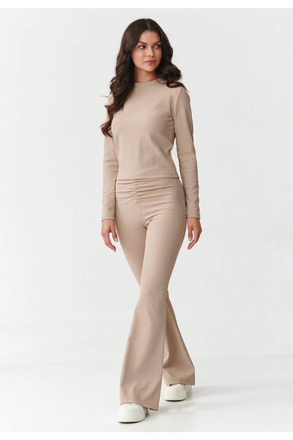 Elegancki komplet z prążkowanego materiału beżowy m893