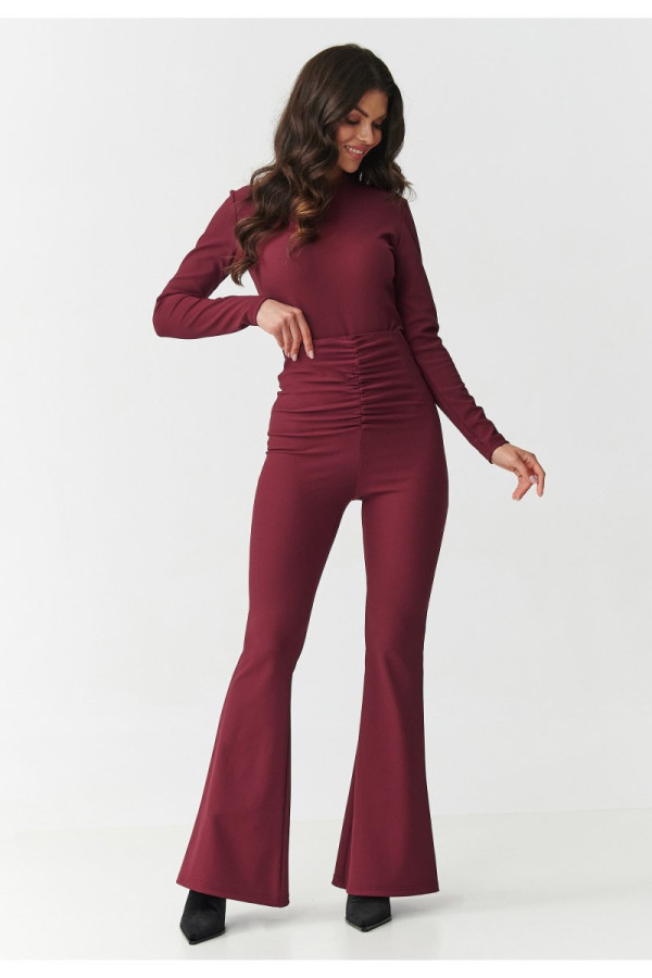 Elegancki komplet z prążkowanego materiału bordowy m893