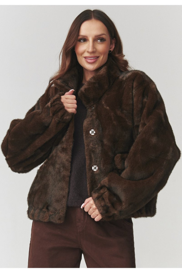 Damska kurtka z miękkiego futerka czekoladowa c28