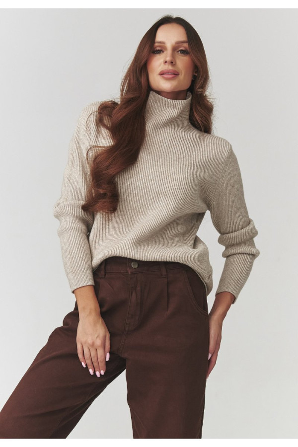 Stylowy sweter damski z golfem beżowy melanż c20