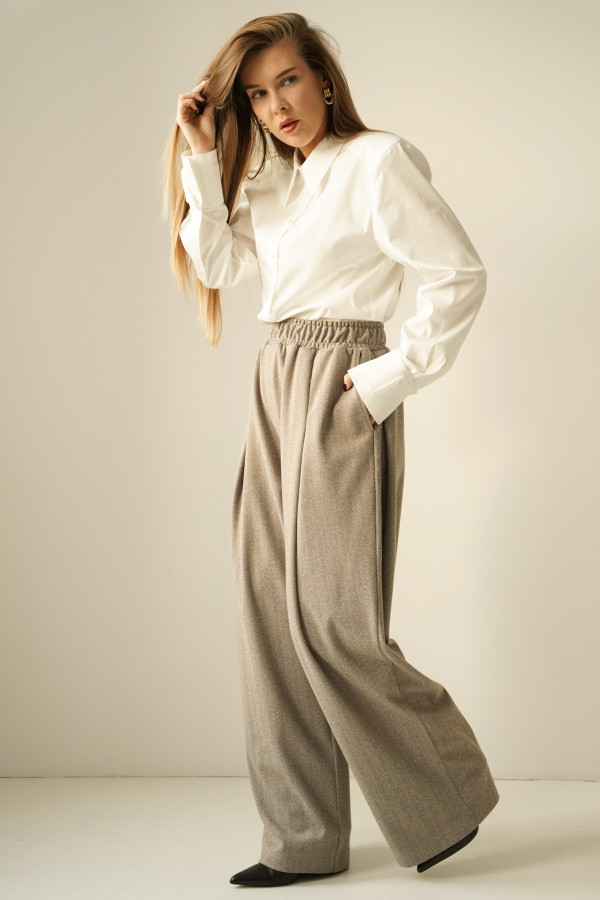 Eleganckie luźne spodnie z zakładkami heritage jodełka cappuccino