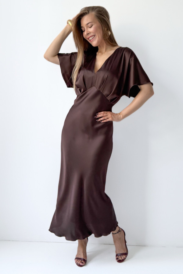 Kobieca sukienka typu syrenka z dodatkiem jedwabiu seraphine ciemna czekolada