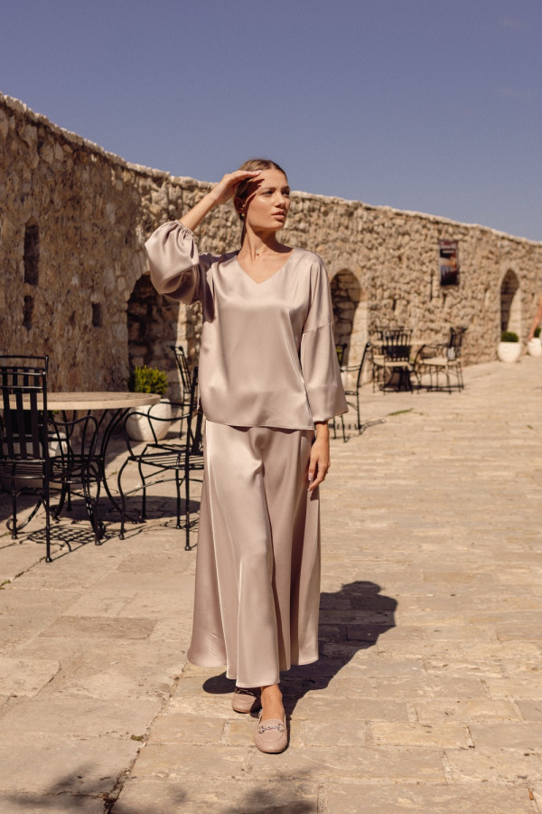 Satynowa spódnica midi z wysokim stanem - beżowa