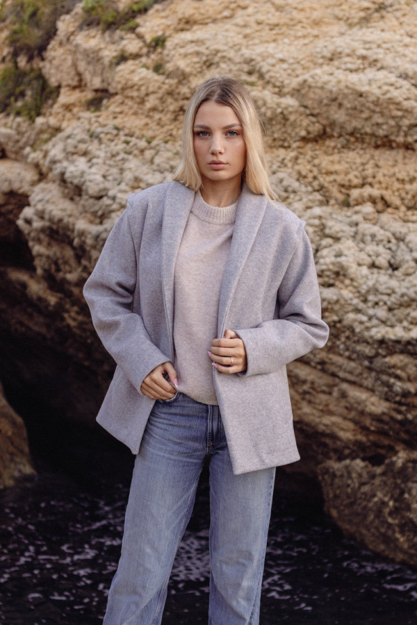 Kurtka damska z flauszu zapinana na guzik - szara