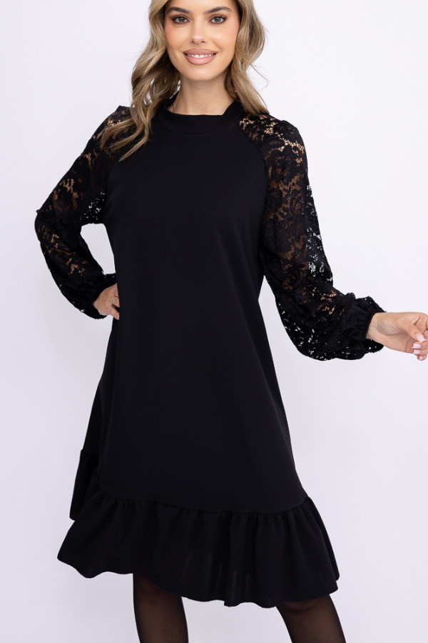 Czarna sukienka z koronkowymi rękawami vizuri