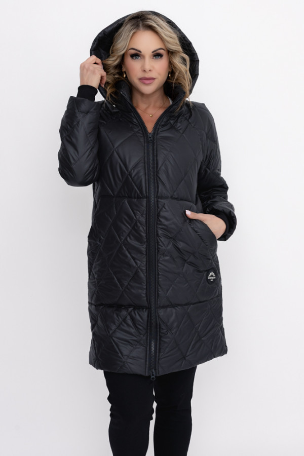 Czarna kurtka pikowana z odpinanym kapturem bizuria