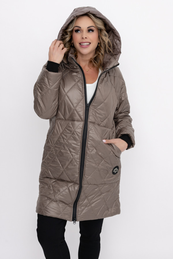 Kawowa kurtka pikowana z odpinanym kapturem bizuria