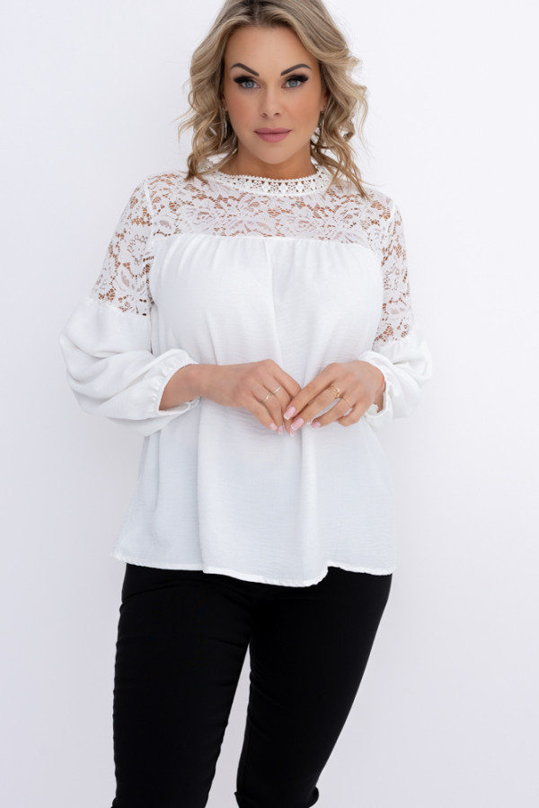 Biała bluzka z koronkowym dekoltem temino