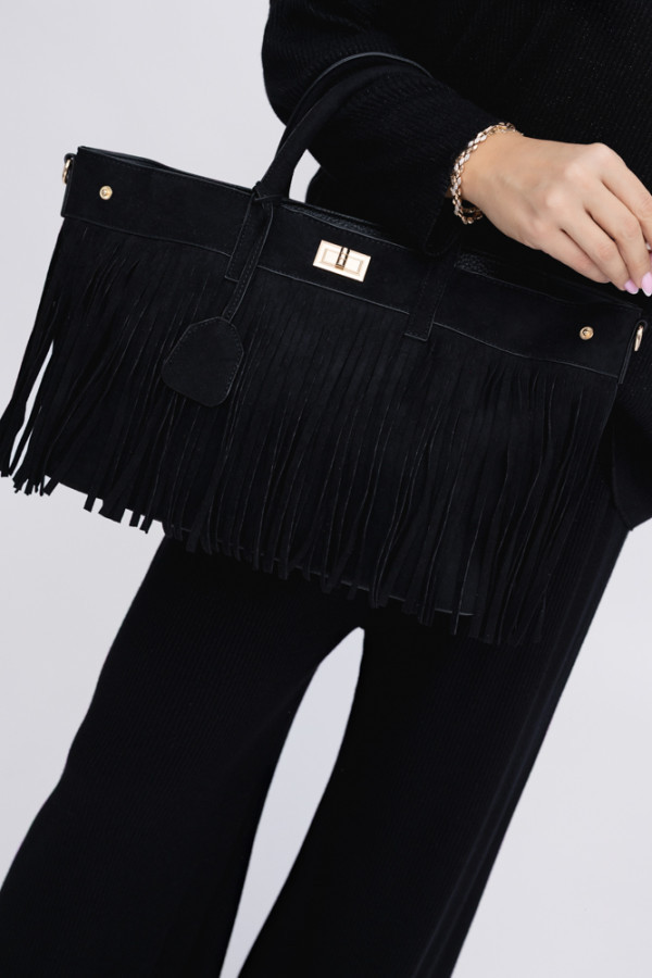 Czarna torebka z frędzlami pervio