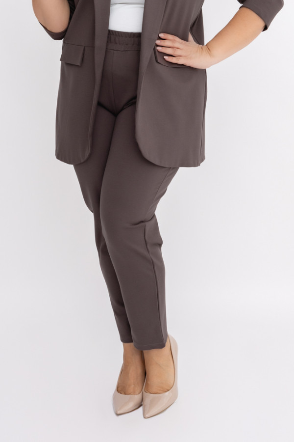 Brunatne spodnie cinta