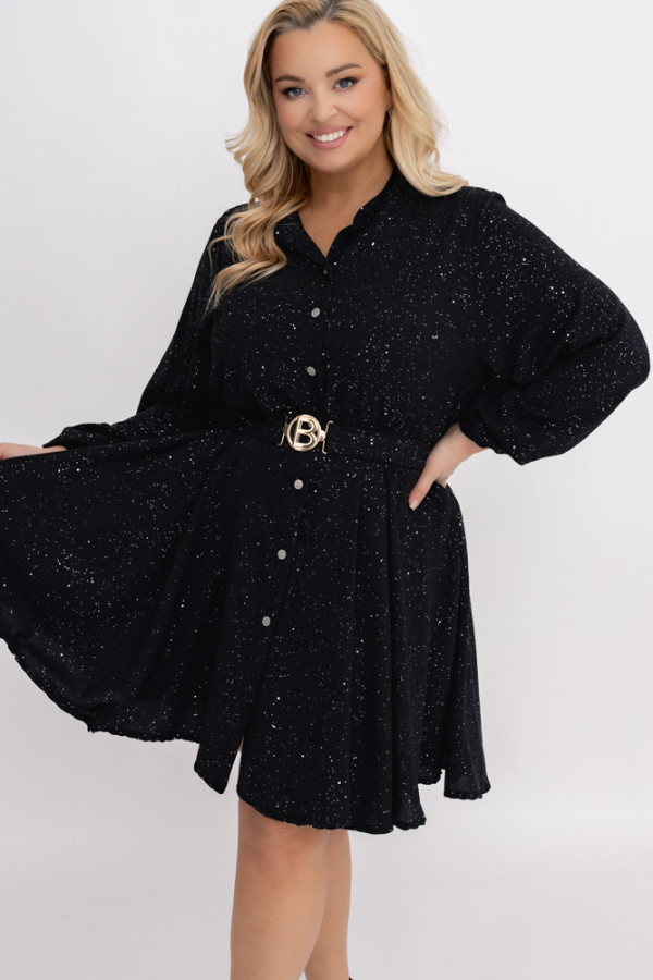 Czarna błyszcząca sukienka z paskiem restori