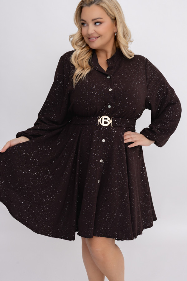 Czekoladowa błyszcząca sukienka z paskiem restori