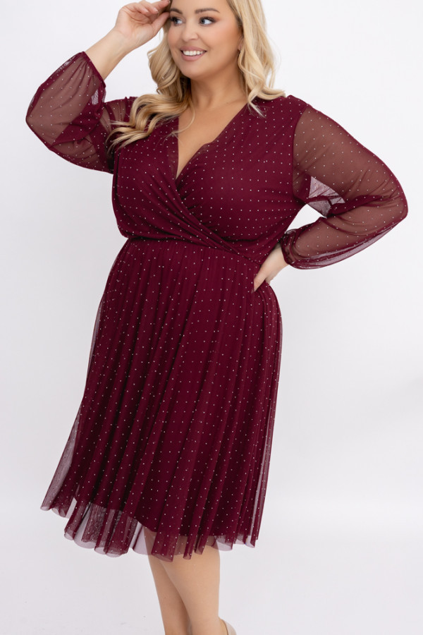 Bordowa sukienka siateczkowa z dżetami tezin