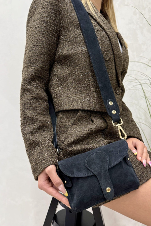 Torebka mała listonoszka zamszowa czarna z klapką