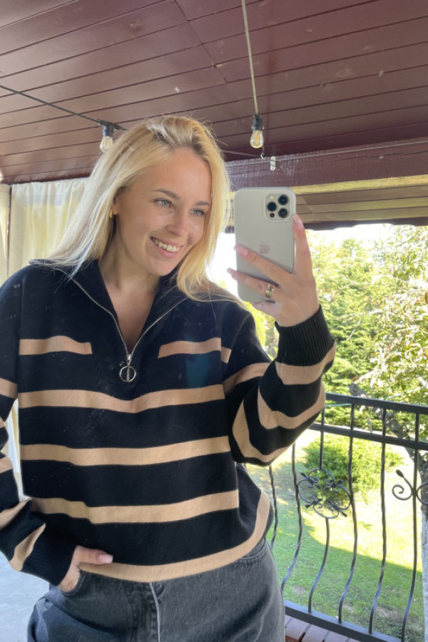 Sweter oversize w paski czarno/karmelowy uni