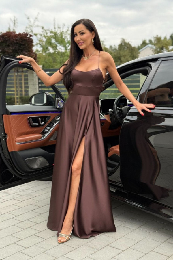 Cleo czekoladowa satynowa elegancka długa sukienka