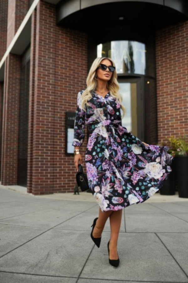 Sukienka frappe z rękawem czarno-fioletowa w kwiaty