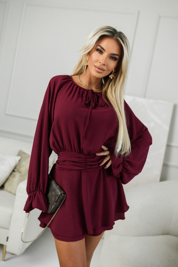 Kombinezon aryton z wiązaniem na dekolcie burgundowy