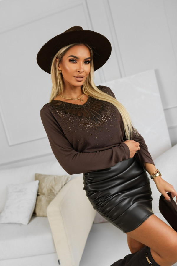 Bluzka bawełniana z gipiurą i cyrkoniami czekoladowa