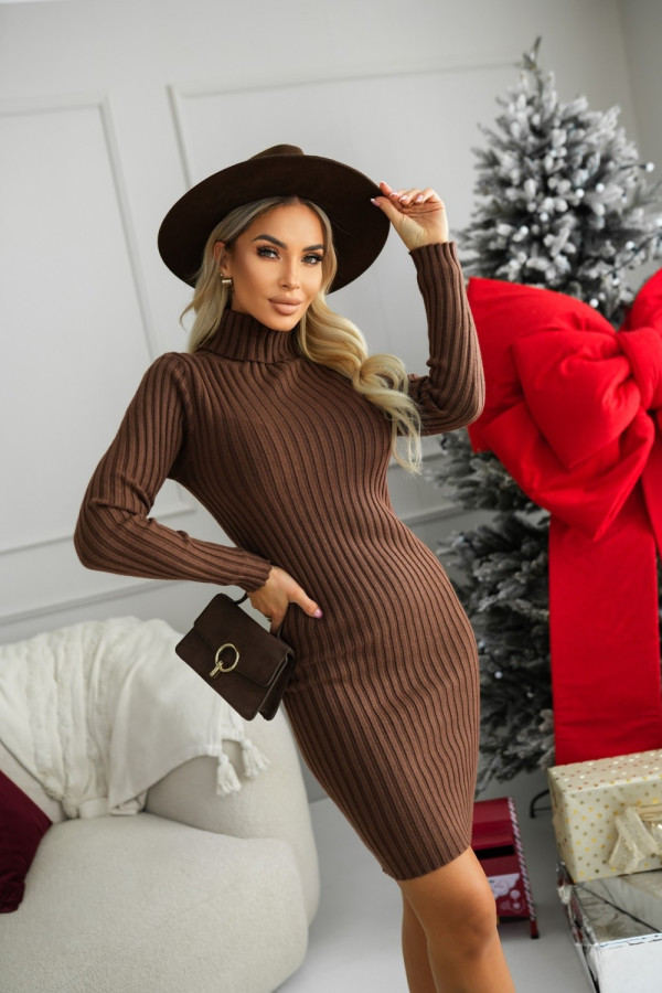 Sukienka sweterkowa midi z golfem z wiskozy czekoladowa