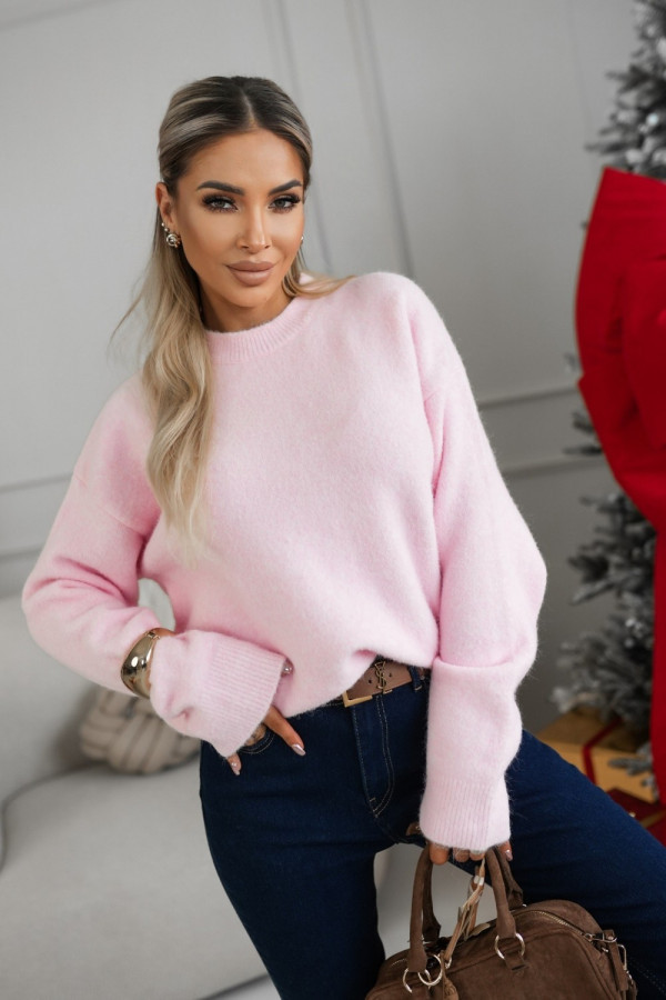 Sweter o luźnym kroju z wełną pudrowy róż