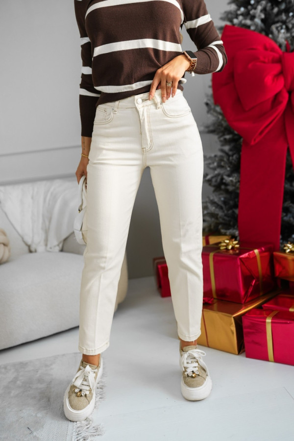 Spodnie jeansowe w kant z wysokim stanem z serduszkiem na kieszeni beżowe