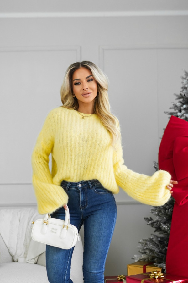 Sweter moherowy dzwoneczek z wełną żółty
