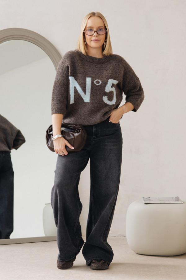 Sweter z napisem noelle ciemne kakao-błękit