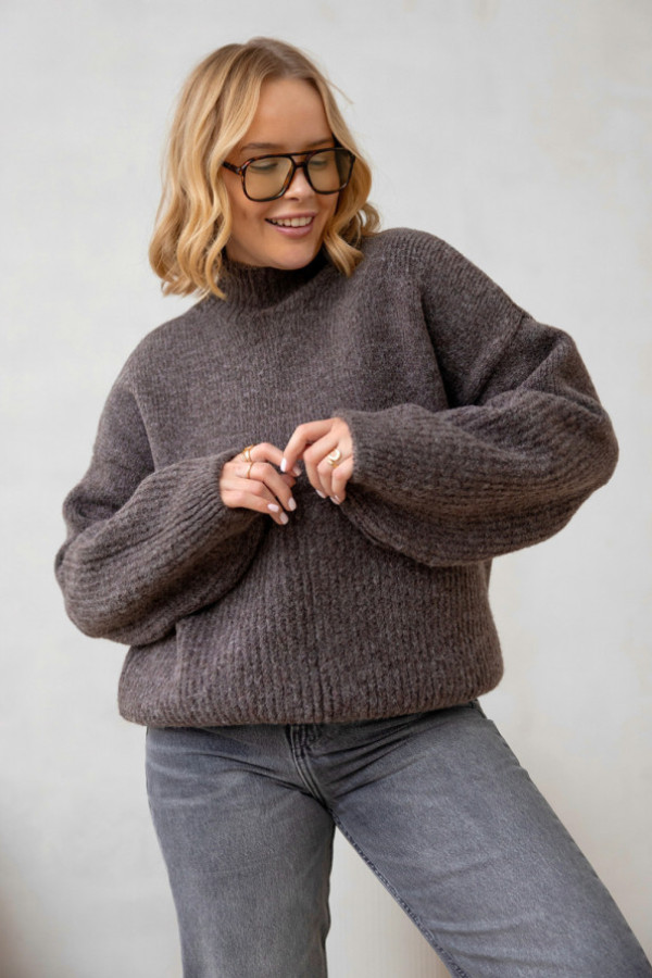 Sweter z szerokimi rękawami tomi ciemne kakao