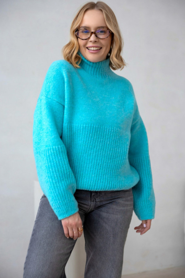 Sweter z szerokimi rękawami tomi niebo