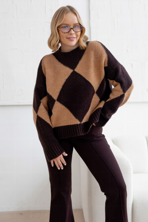 Sweter w romby anastasia czekolada-karmel
