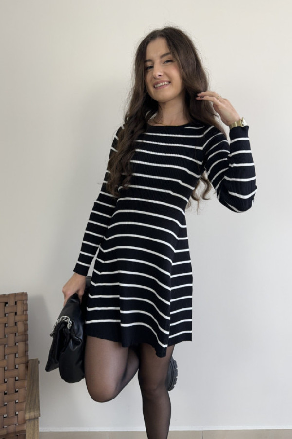 Sukienka z rozkloszowanym dołem w paski jimmy